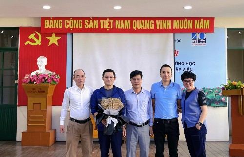 Lễ trao Quyết định bổ nhiệm Cán bộ chủ chốt Viện NCTK Trường học