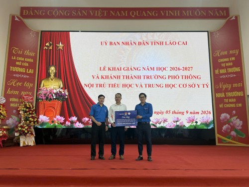 ĐOÀN THANH NIÊN VIỆN NCTK TRƯỜNG HỌC HỖ TRỢ TRAO TẶNG NỀN TẢNG GIẢ LẬP OPEN STEM LMS CHO HỌC SINH, GIÁO VIÊN VÙNG CAO Y TÝ – LÀO CAI